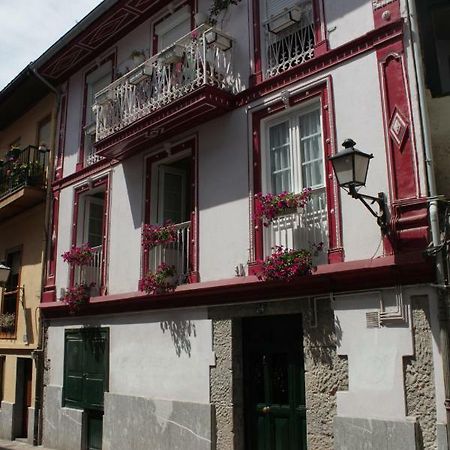 La Casa Roja De Saioa Apartment Lekeitio Exterior photo