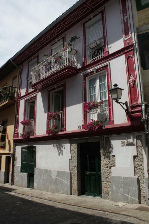 La Casa Roja De Saioa Apartment Lekeitio Exterior photo